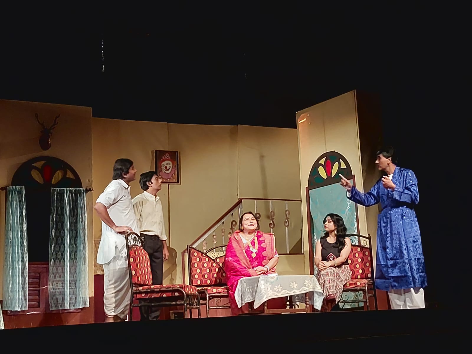শিশির মঞ্চে পরিবেশিত হলো চেতলা আনন্দম এর নতুন নাটক “জয় মা কালী বডিং “এক কথায় অনবদ্য উপস্থাপনা